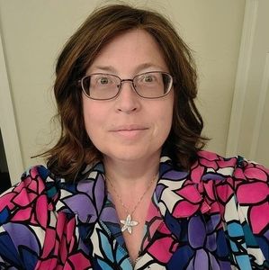 Meet your Posher, Lucinda cindi